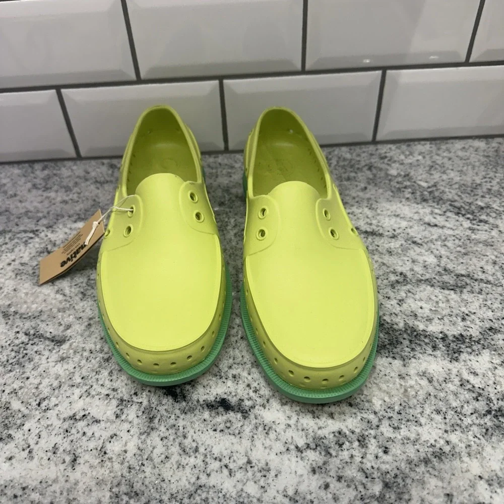 Native Howard Sugarlite Green float boat shoe Slip On Men 6 Womens 8 Beach Summe